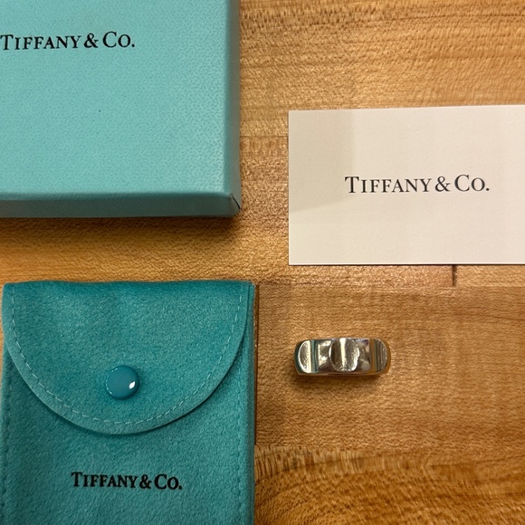 VTG Tiffany & Co. Paloma Picasso Groove sterling silver ring size 7.75. - Picture 2 of 7